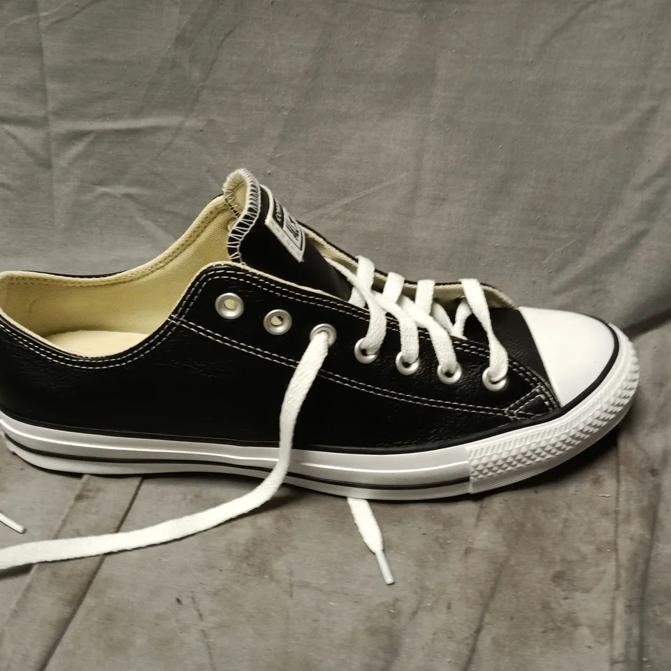 CONVERSE CHUCK TAYLOR ALL STAR LOW-TOP SNEAKERS – BLACK