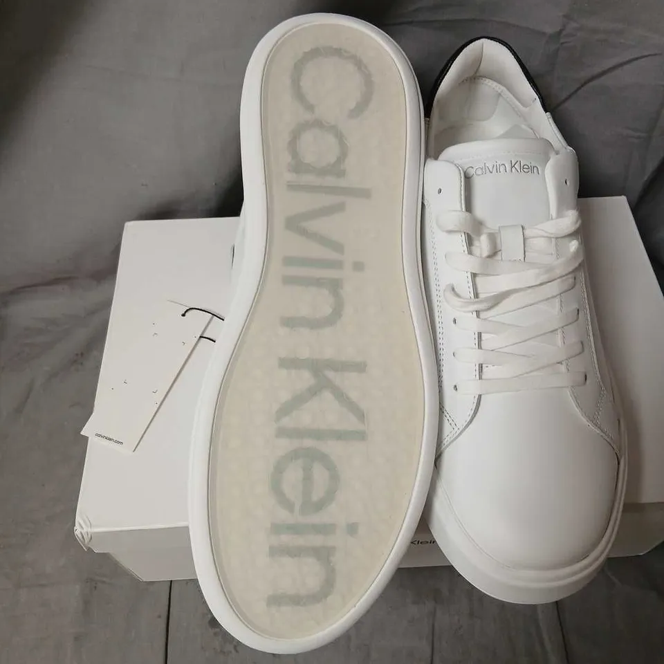 CALVIN KLEIN WHITE LEATHER LOW-TOP SNEAKERS – UK 9 (EU 44)
