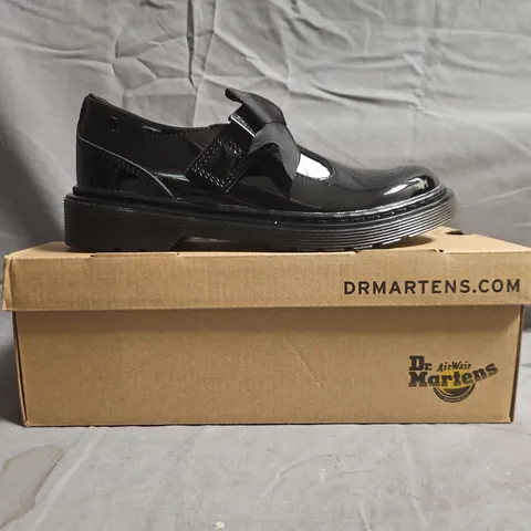 BOXED PAIR OF DR MARTENS II BOW KIDS SHOES IN BLACK SIZE UK 2.5 (EU 35)