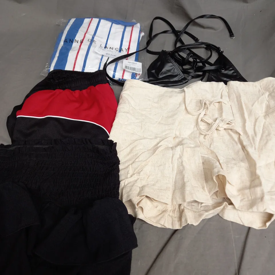 BOX OF APPROXIMATELY 25 ASSORTED CLOTHING ITEMS TO INCLUDE - BRA , SHORTS , SKIRT ETC