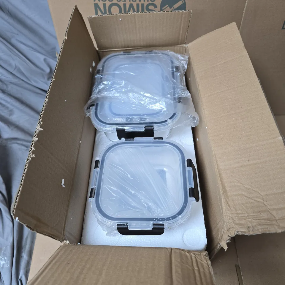 APPROXIMATELY 8 X ASSORTED FOOD/KITCHEN TRANSPARENT CONTAINERS WITH LIDS BOXED