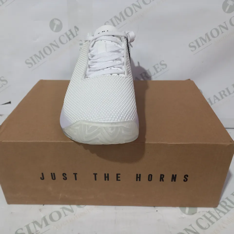 BOXED PAIR OF NOBULL SF TRAINERS IN WHITE UK SIZE 4