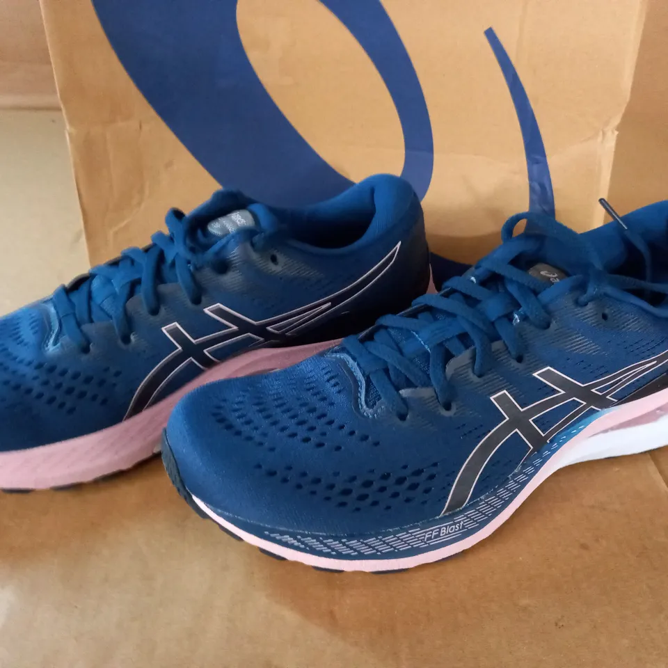 PAIR OF ASICS WOMENS TRAINERS - UK 8.5