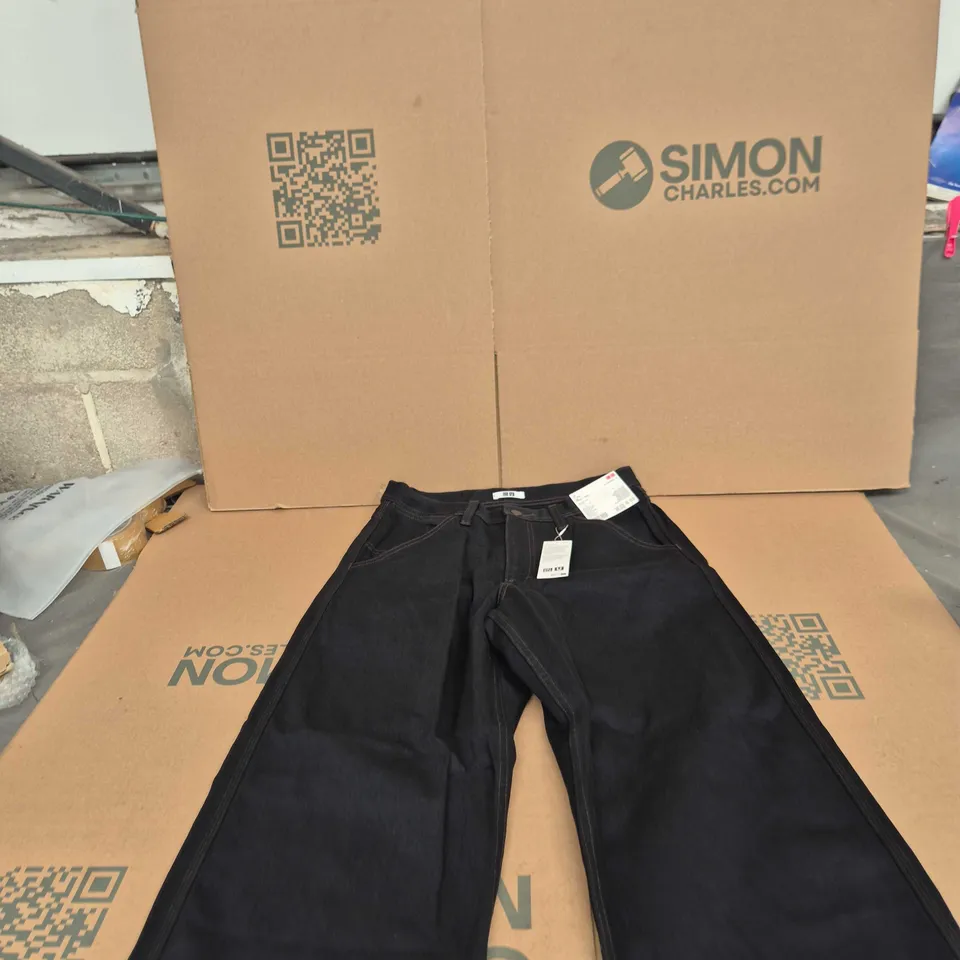 UNIQLO BLACK WIDE-FIT JEANS, MEN'S, WAIST 30 INCH (76 CM)