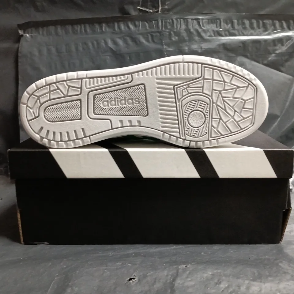 BOXED PAIR OF ADIDAS BREAK START J SHOES IN WHITE/GREEN SIZE UK 3