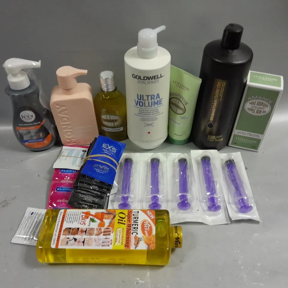 BOX OF APPROXIMATELY 12 COSMETIC ITEMS TO INCLUDE VEET HAIR REMOVAL CREAM, MONDAY CONDITIONER, GOLDWELL SHAMPOO, ETC