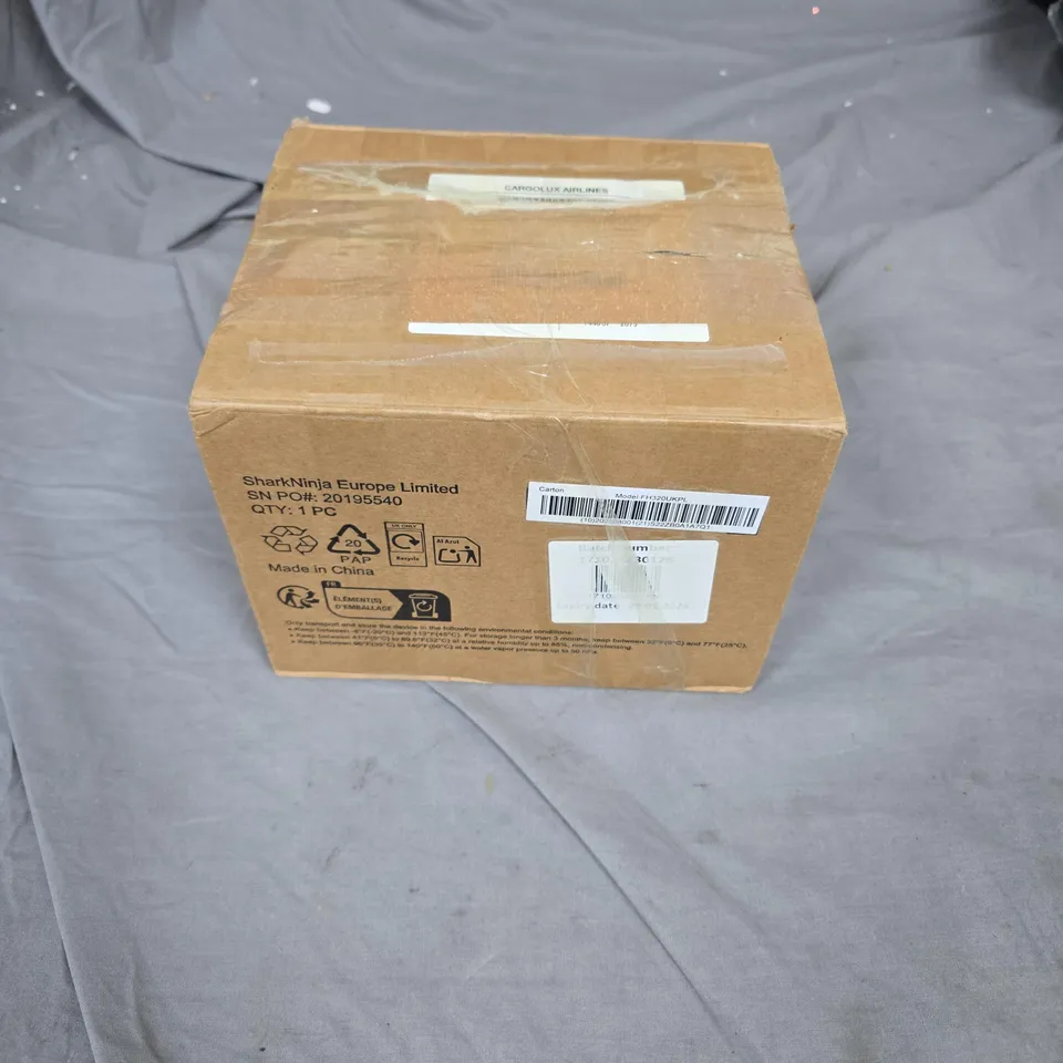 SHARK FACIALPRO GLOW GLOW-BOOSTING AT-HOME FACIAL SYSTEM