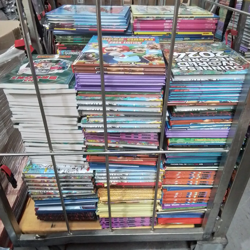 CAGE OF ASSORTED 2024 ANNUALS TO INCLUDE BLUEY, SUPER NARROW, DANDY AND GUINESS RECORDS 
