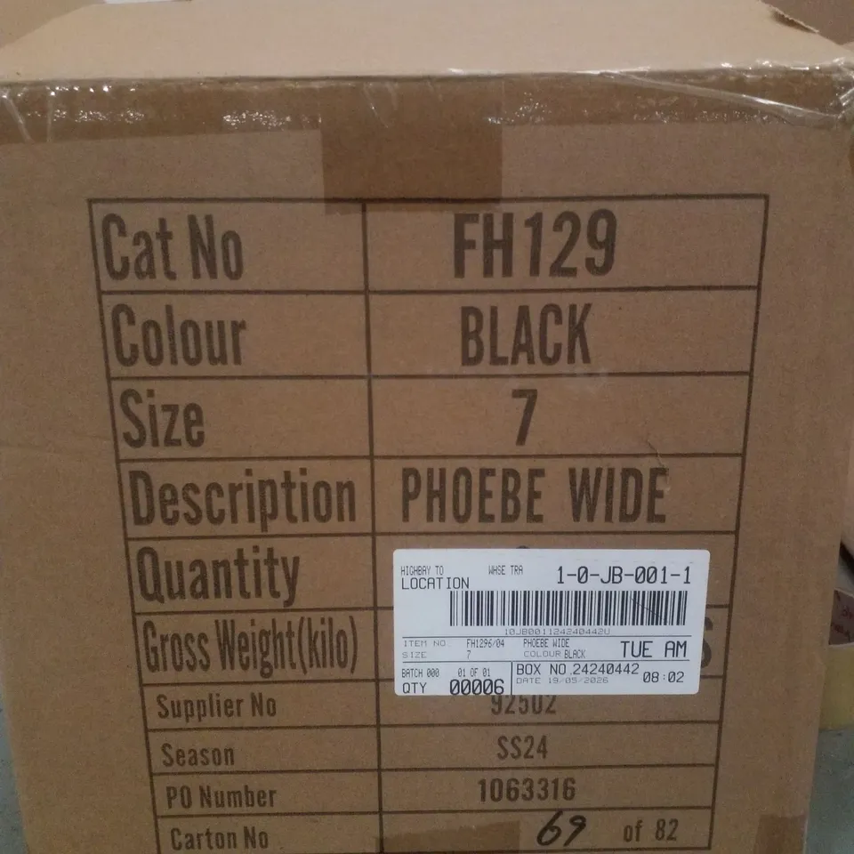 BOX CONTAINING APPROXIMATELY 6 PAIRS OF BRAND NEW SIMPLY BE BLACK PHOEBE WIDE SANDALS - SIZE 7