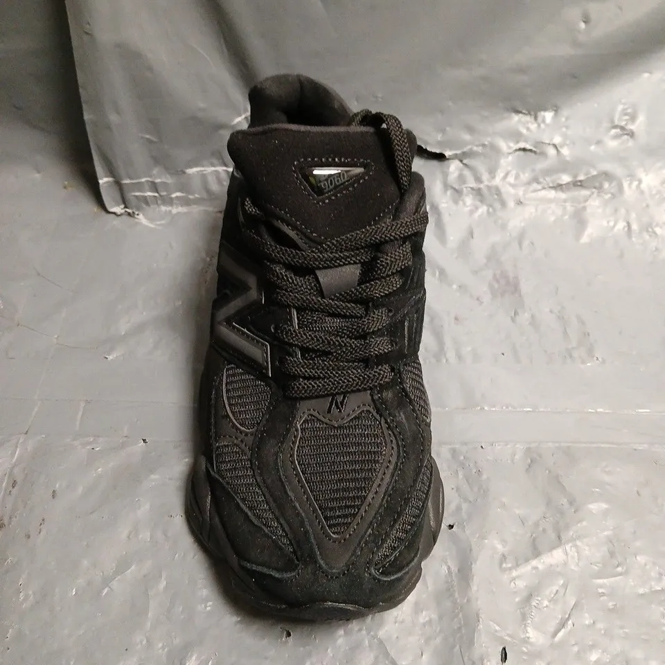 NEW BALANCE ABSORB TRAINERS IN BLACK - 6