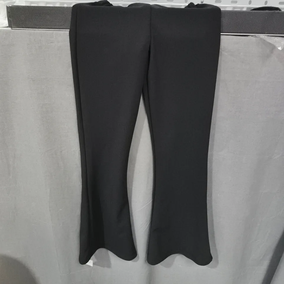BOOHOO PETITE BLACK STRETCH FLARE LONG TROUSERS SIZE 6