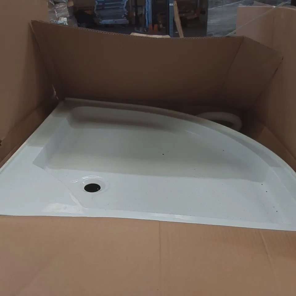 PALLET CONTAINING APPROXIMATELY 11x BOXED SHOWER TRAYS