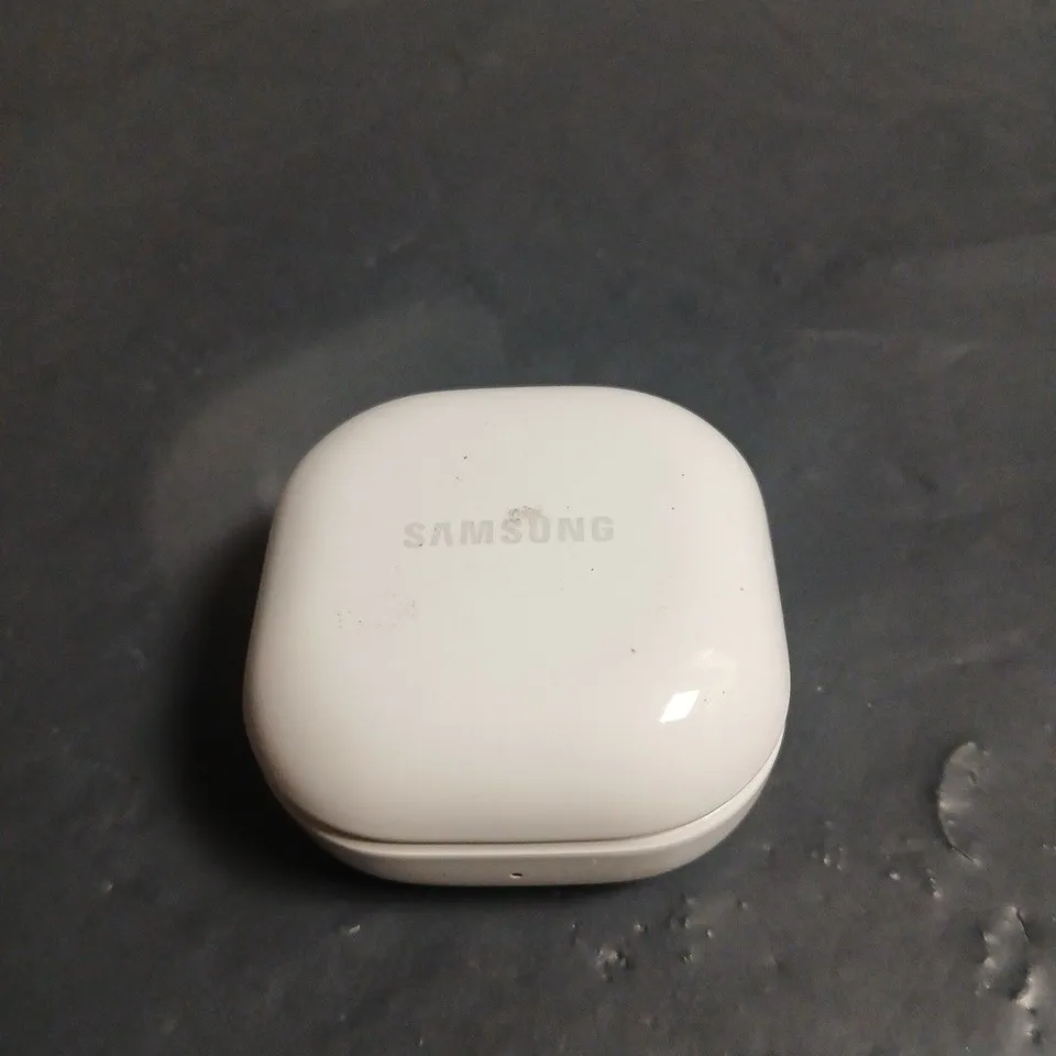 SAMSUNG GALAXY BUDS WIRELESS EARBUDS WITH WHITE CHARGING CASE