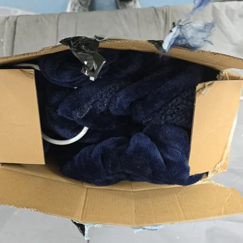 SARA BY SARA DAVIES SNUGGLY SHERPA HEATED THROW