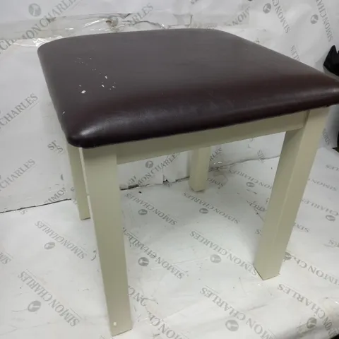 BEACHCREST MILTON DRESSING STOOL IN WHITE WOOD AND FAUX LEATHER