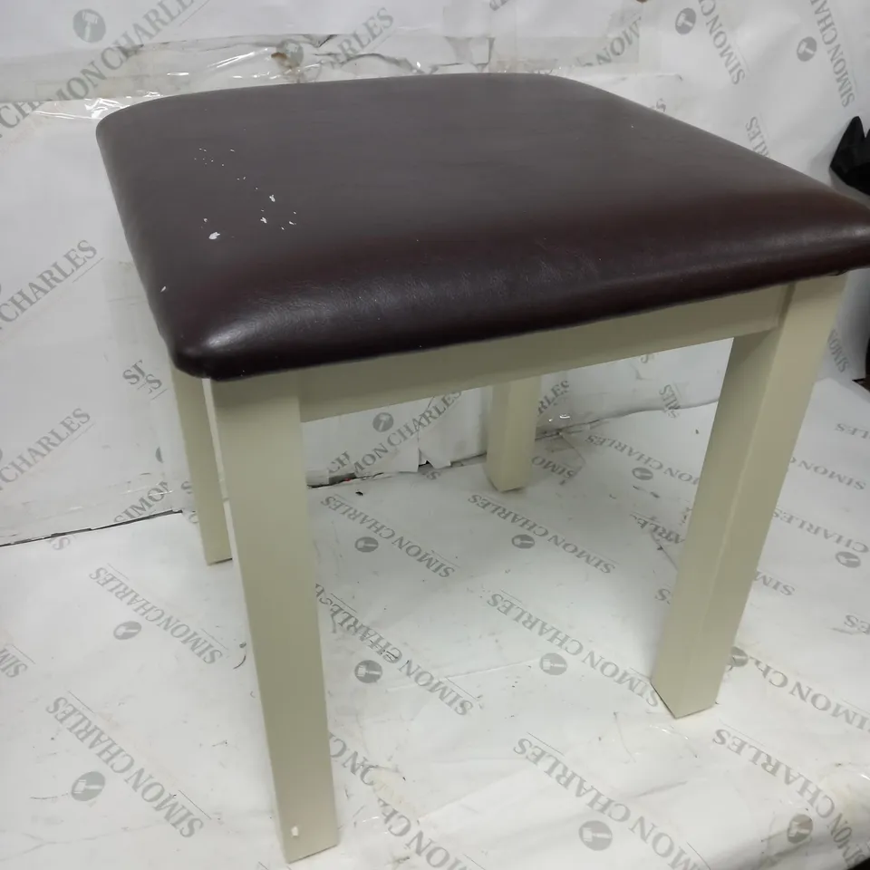 BEACHCREST MILTON DRESSING STOOL IN WHITE WOOD AND FAUX LEATHER 