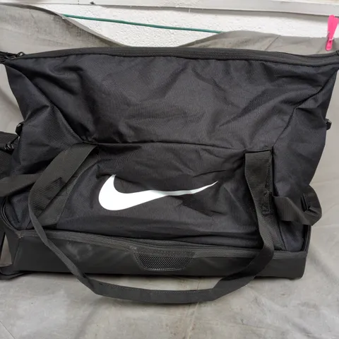 NIKE ACADEMY TEAM DUFFEL BAG IN BLACK