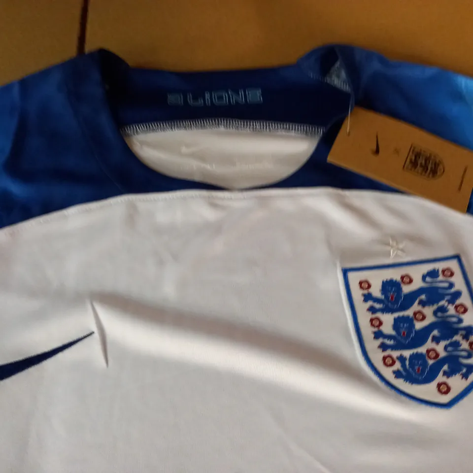ENGLAND 3-LIONS FOOTBALL SHIRT - 2XL