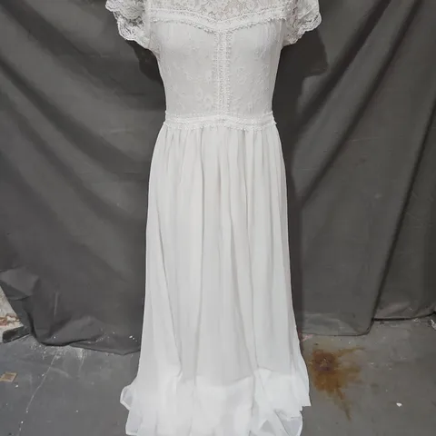 COAST BRIDAL SHORT SLEEVE EYELASH BODICE WEDDING DRESS IN IVORY SIZE 10