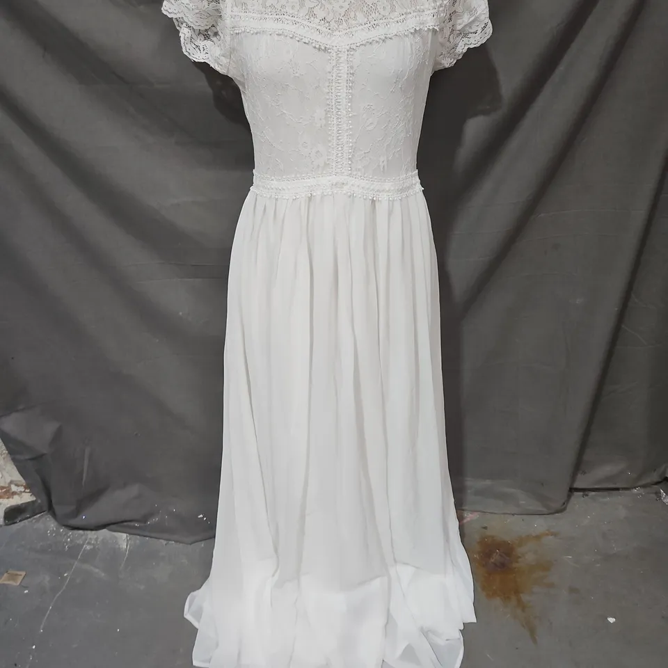 COAST BRIDAL SHORT SLEEVE EYELASH BODICE WEDDING DRESS IN IVORY SIZE 10
