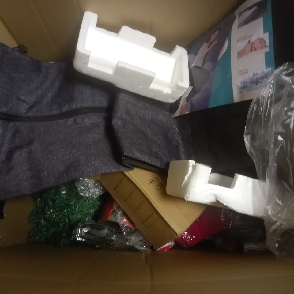 BOX OF APPROXIMATELY 7 ASSORTED ITEMS TO INCLUDE - CLEAR CONTAINER - FINE BEDLINEN - WHITE PILLOW ETC