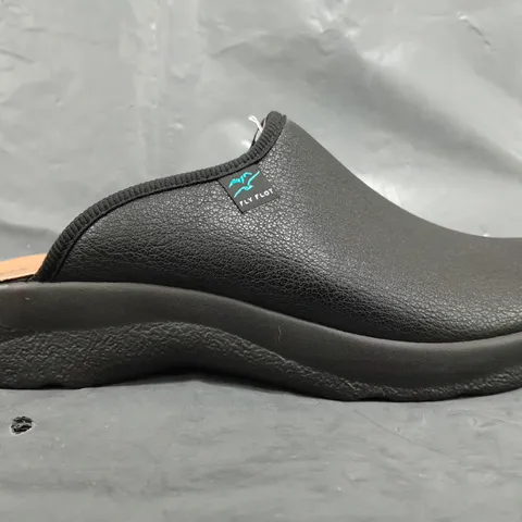 BOXED PAIR OF FLY FLOT SLIP-ON MULES IN BLACK SIZE EU 43