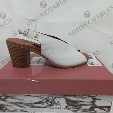 BOXED PAIR OF MODA IN PELLE HEELED SHOES SIZE 7