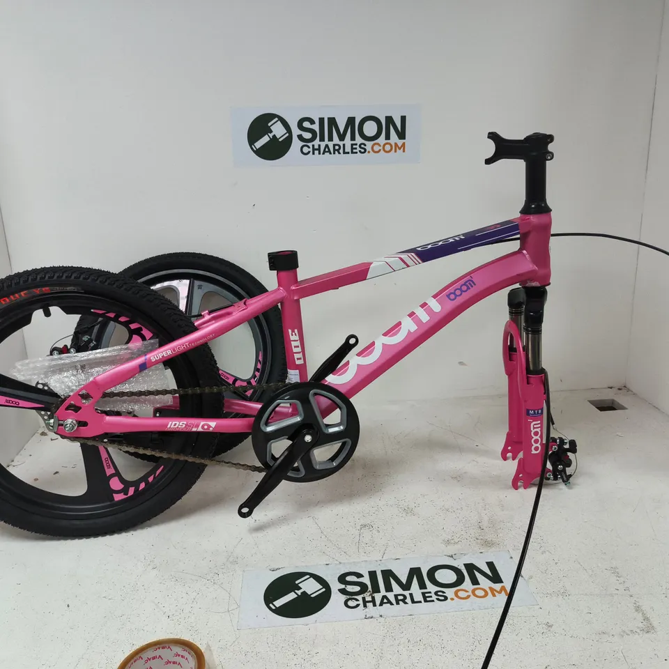 PINK CHILDREN'S BICYCLE
