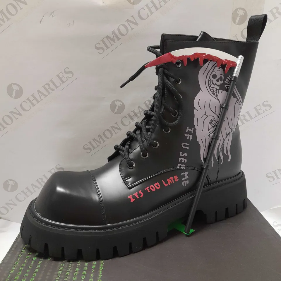 KOI NIGHTWALKER SCYTHE BLACK BOOTS - SIZE 8