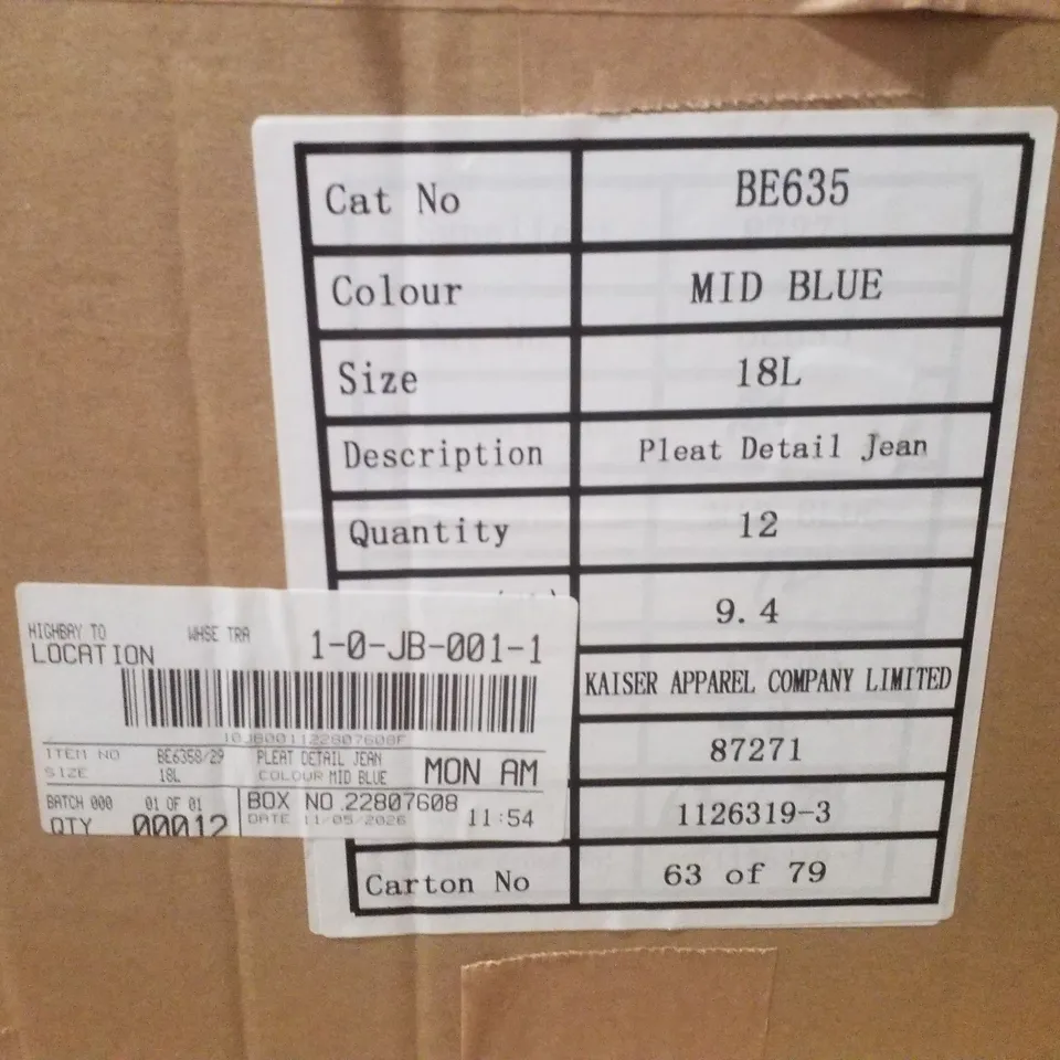 BOX CONTAINING APPROXIMATELY 12 BRAND NEW SIMPLY BE MID BLUE PLEAT DETAIL WIDE LEG JEANS - SIZE 18L