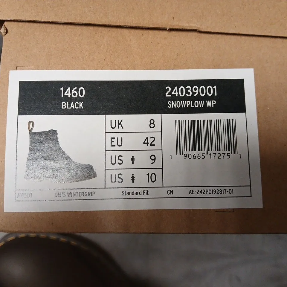 BOXED DR. MARTENS SNOWPLOW WP BOOTS – BLACK, UK 8 (EU 42)