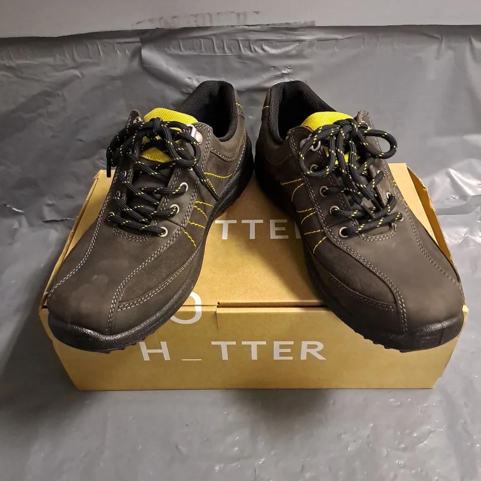 BOXED PAIR OF HOTTER MIST GTX SHOES IN CHARCOAL/CITRUS SIZE UK 8