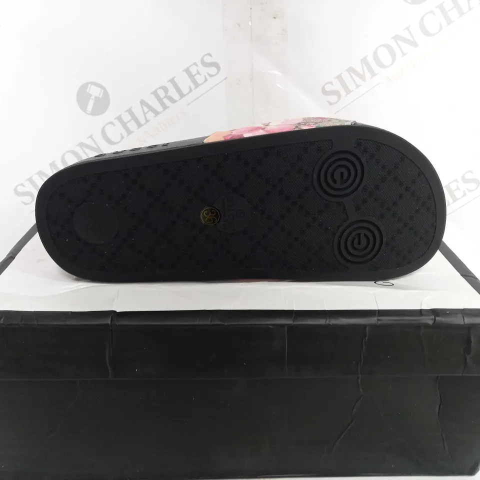 BOXED GUCCI FLORAL SLIDERS WITH BLACK PLATFORM BASE - EU 36