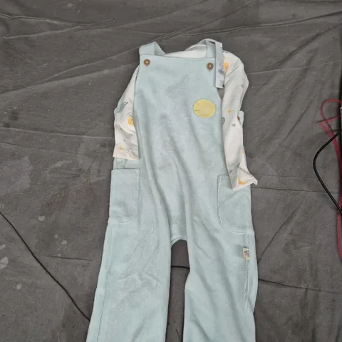  MYBE BABY Baby 2-Piece Outfit: Light-Blue Corduroy Dungarees & Moon & Star Print Bodysuit (12–18m)