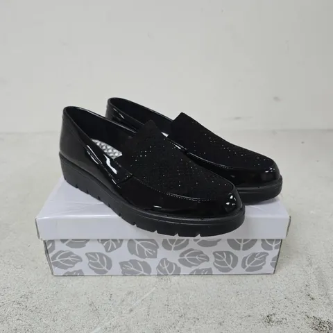 WOMEN'S BARBARA BLACK PATENT LEATHER LOAFERS – UK 6 (SHOE TREE COMFORT)