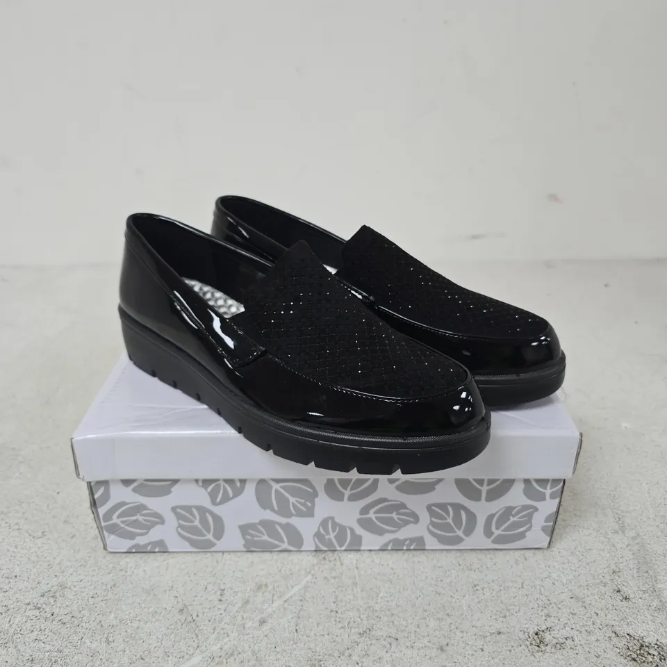WOMEN'S BARBARA BLACK PATENT LEATHER LOAFERS – UK 6 (SHOE TREE COMFORT)
