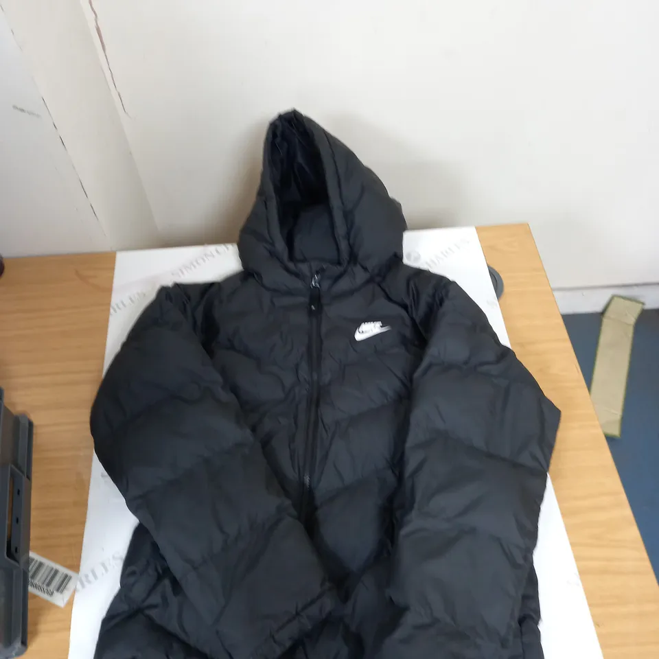 BLACK NIKE PUFFER COAT XL BOYS