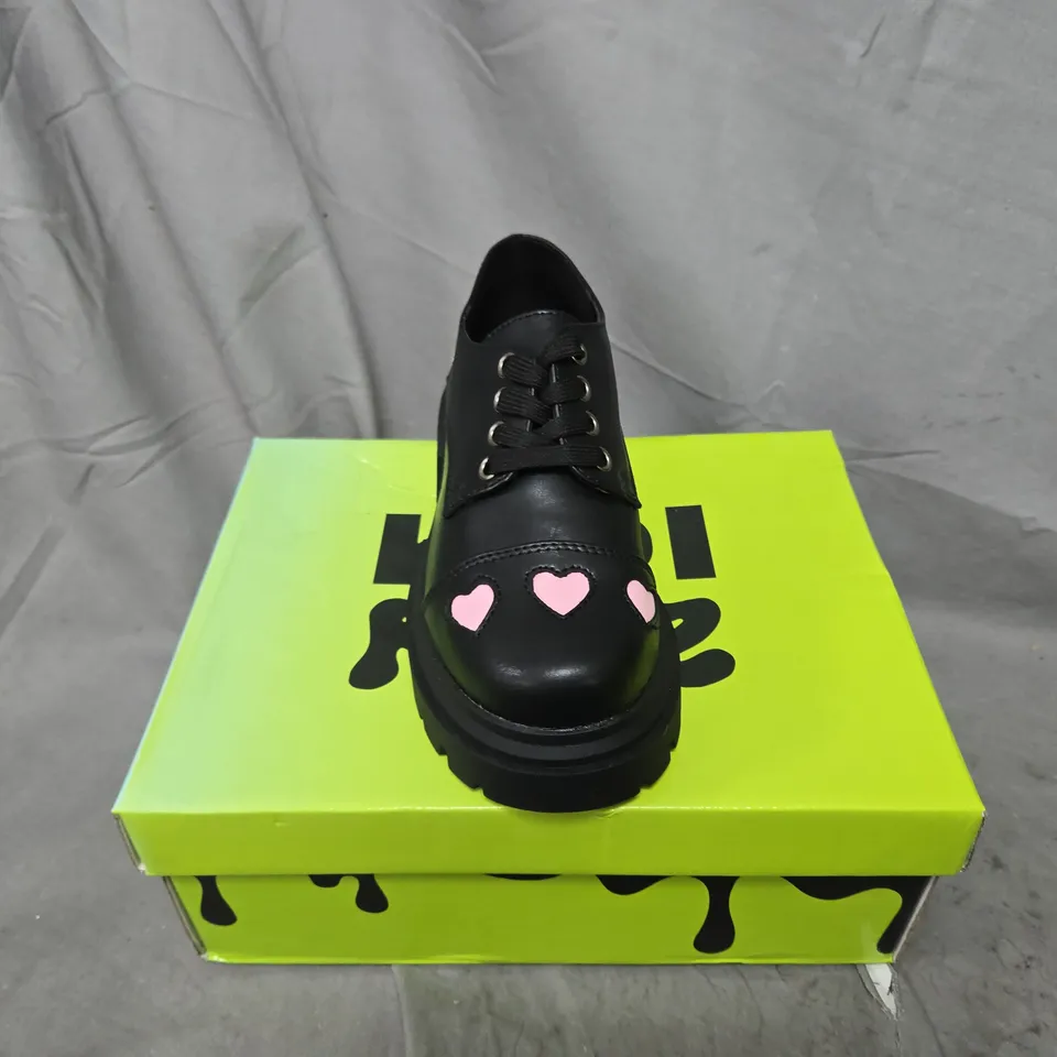 BOXED PAIR OF KOI KIDZ LIL TENNIN HEART SHOES IN BLACK/PINK - UK KIDS 10