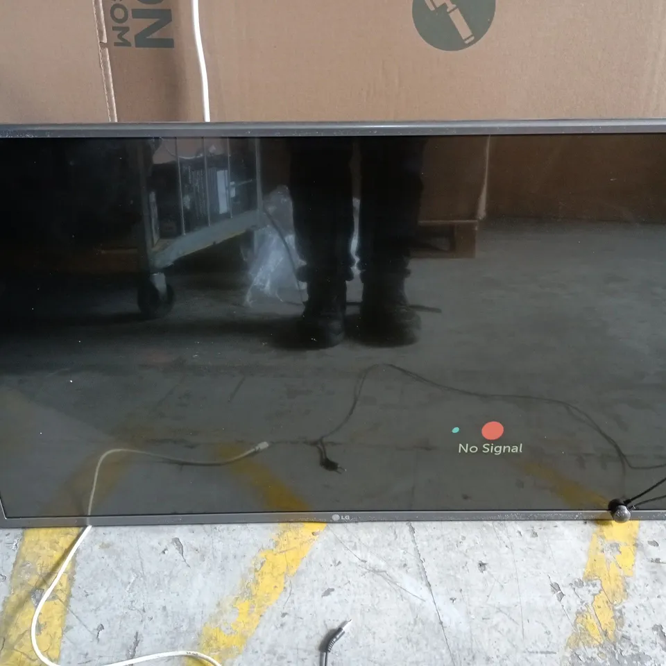 LG 42-INCH TELEVISION - 42L855