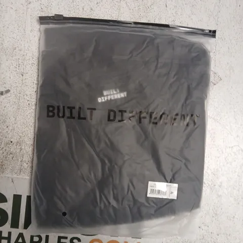 BAGGED BUILT DIFFERENT CREW T-SHIRT IN BLACK SIZE 2XL