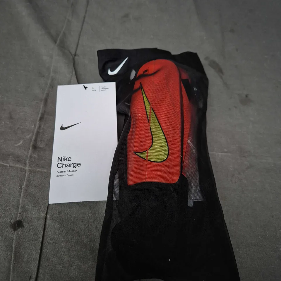 NIKE CHARGE SHIN GUARDS – LARGE