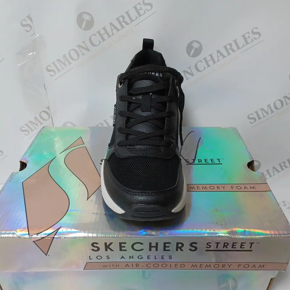 BOXED PAIR OF SKECHERS BILLION TRAINERS IN BLACK UK SIZE 4