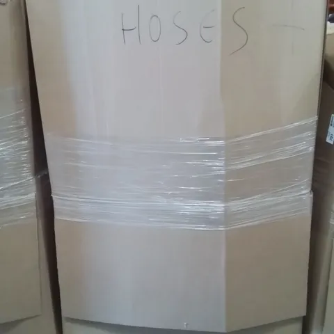 PALLET CONTAINING A LARGE QUANTITY OF HOSES 