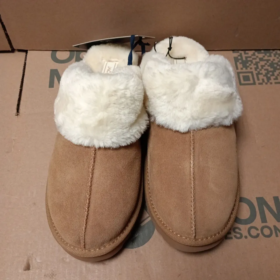UNBOXED PAIR OF JACK WILLS MULE SLEEPER IN TAN - UK 9