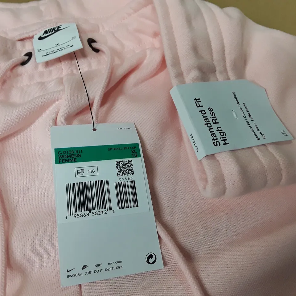 NIKE WOMEN'S PALE PINK SHORTS - XL