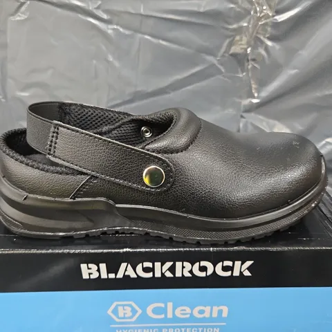 BOXED PAIR OF BLACKROCK SRC CLOGS IN BLACK - UK 6
