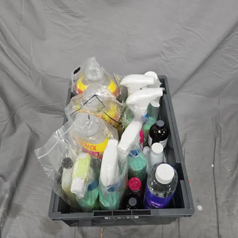 BOX OF APPROXIMATELY 15 LIQUID ITEMS TO INCLUDE: SAVE THE BRUSH AND COMFORT FABRIC CONDITIONER
