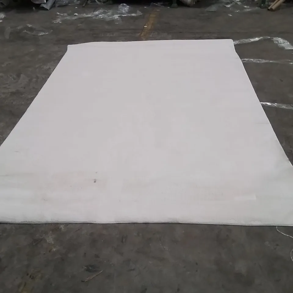 QUALITY DESIGNER AREA RUG - APPROXIMATELY 277X192