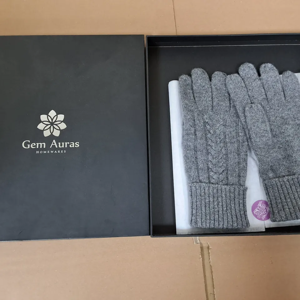 LOT OF 4 BRAND NEW PAIRS OF GEM AURAS GREY KNIT GLOVES