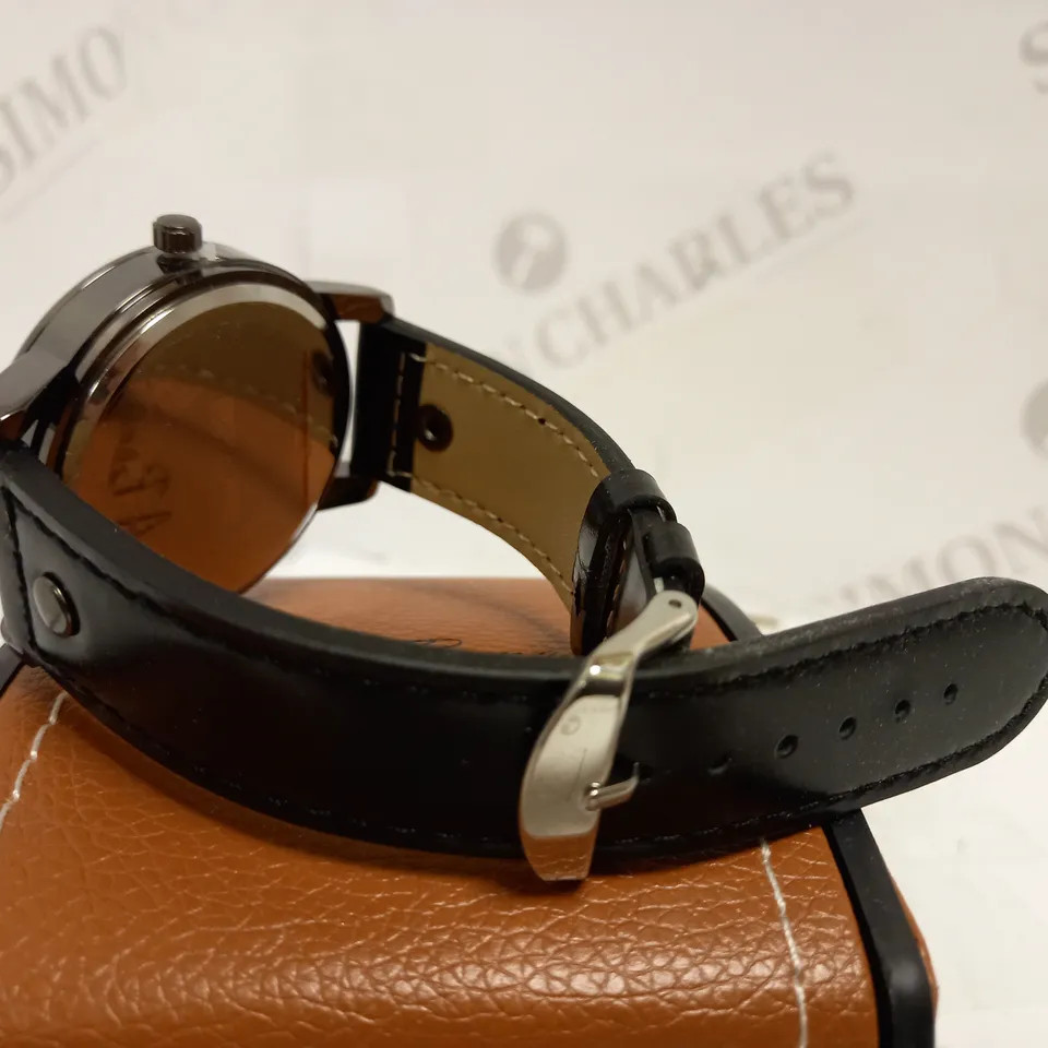 LA BANUS BLACK & WHITE LEATHER STRAP WRISTWATCH  RRP £500